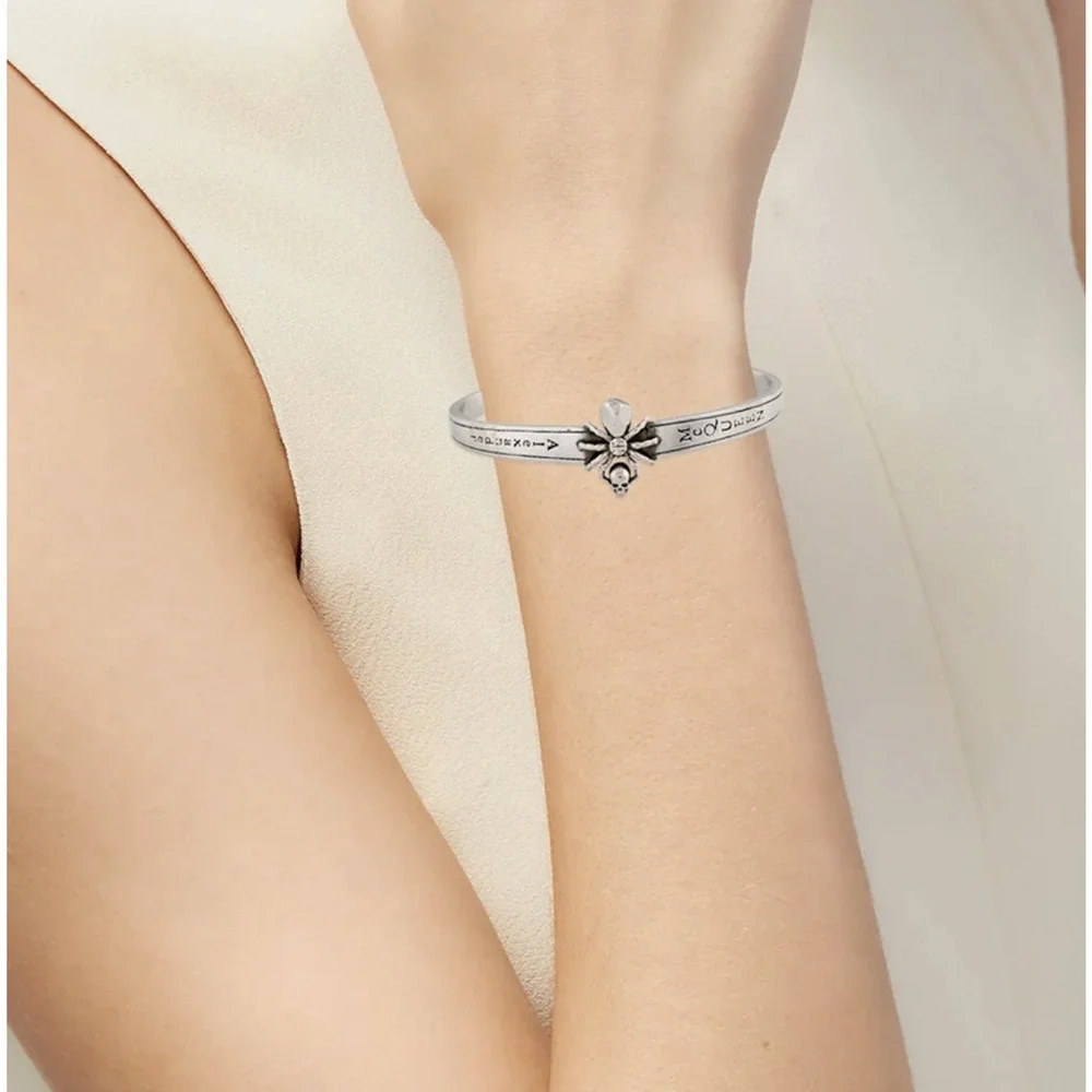 7239 - Alexander McQueen Spider Cuff Bracelet